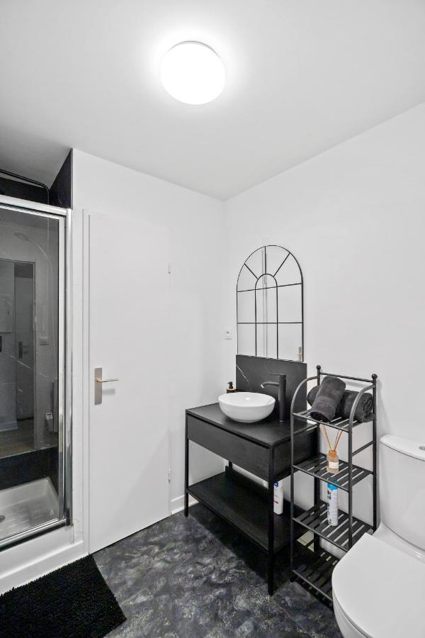La Suite "Black Hood" Maubeuge Exteriör bild